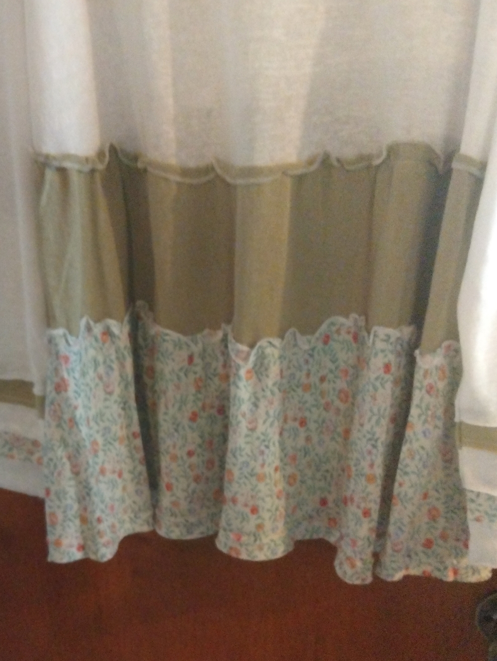 POL Women's Layered Peasant Tunic in White, Olive, and Floral - Picture 7 of 7